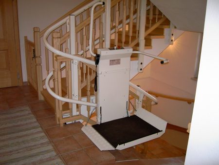 Šikmá schodišťová plošina SP-OMEGA, Instalace v rodinných domech