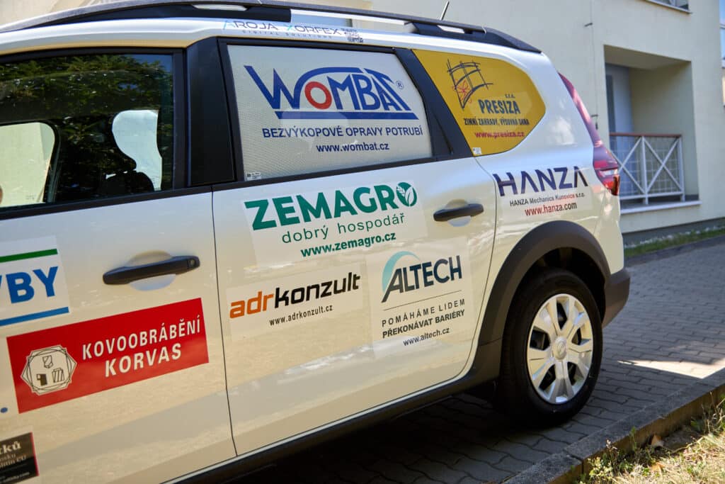 Předání vozidla Zdislava Veselí, z.ú.